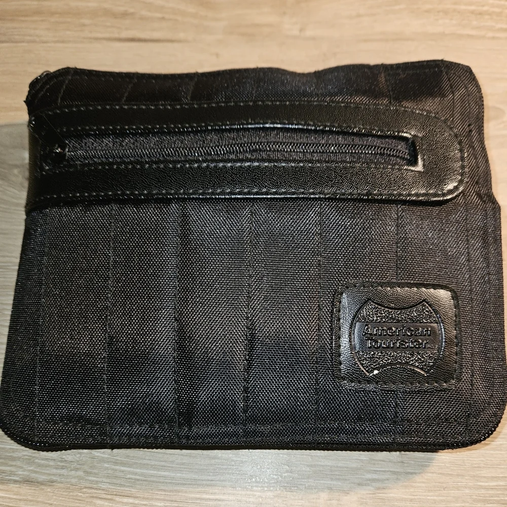 American Tourister Travel Bag/Pouch